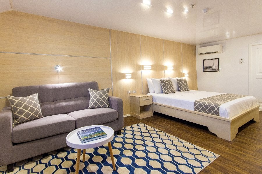 Triple Upper deck queen + sofa