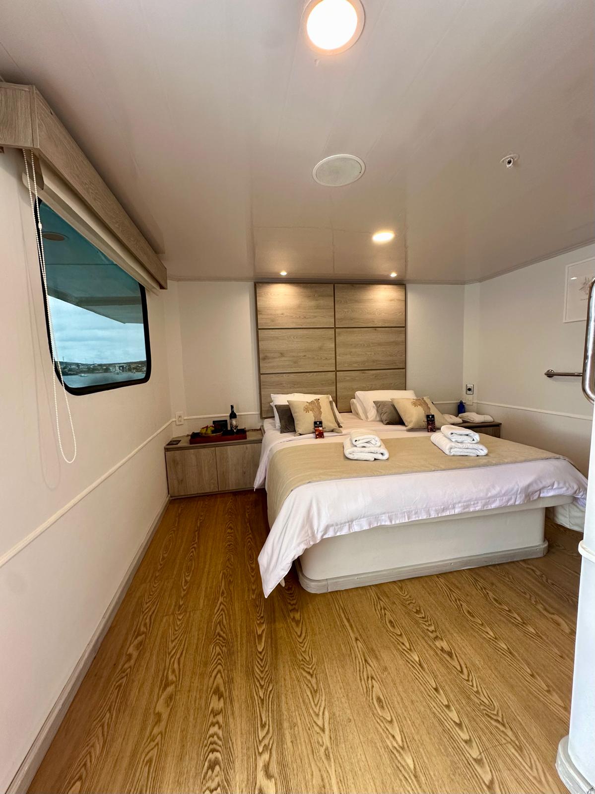 MATRIMONIAL SUITE (UPPER DECK)