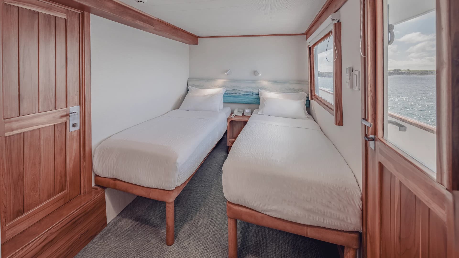 Junior Cabin Cabin